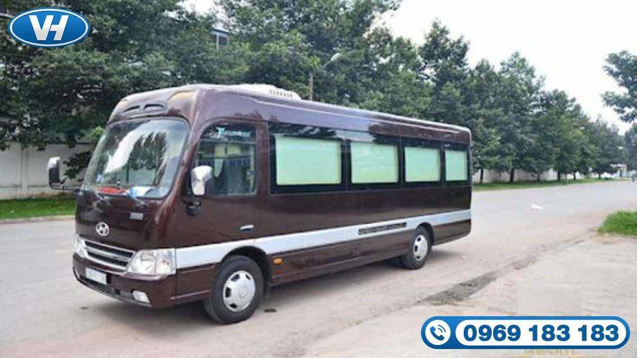 Bảng giá cho thuê xe 16 chỗ Hyundai Limousine VIP cạnh tranh